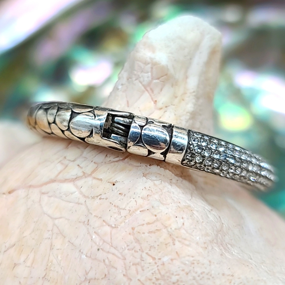 Brighton "PEBBLE ICE" Pave Swarovski Crystal Hinged Bangle on Pebbled Silver! - Picture 4 of 12